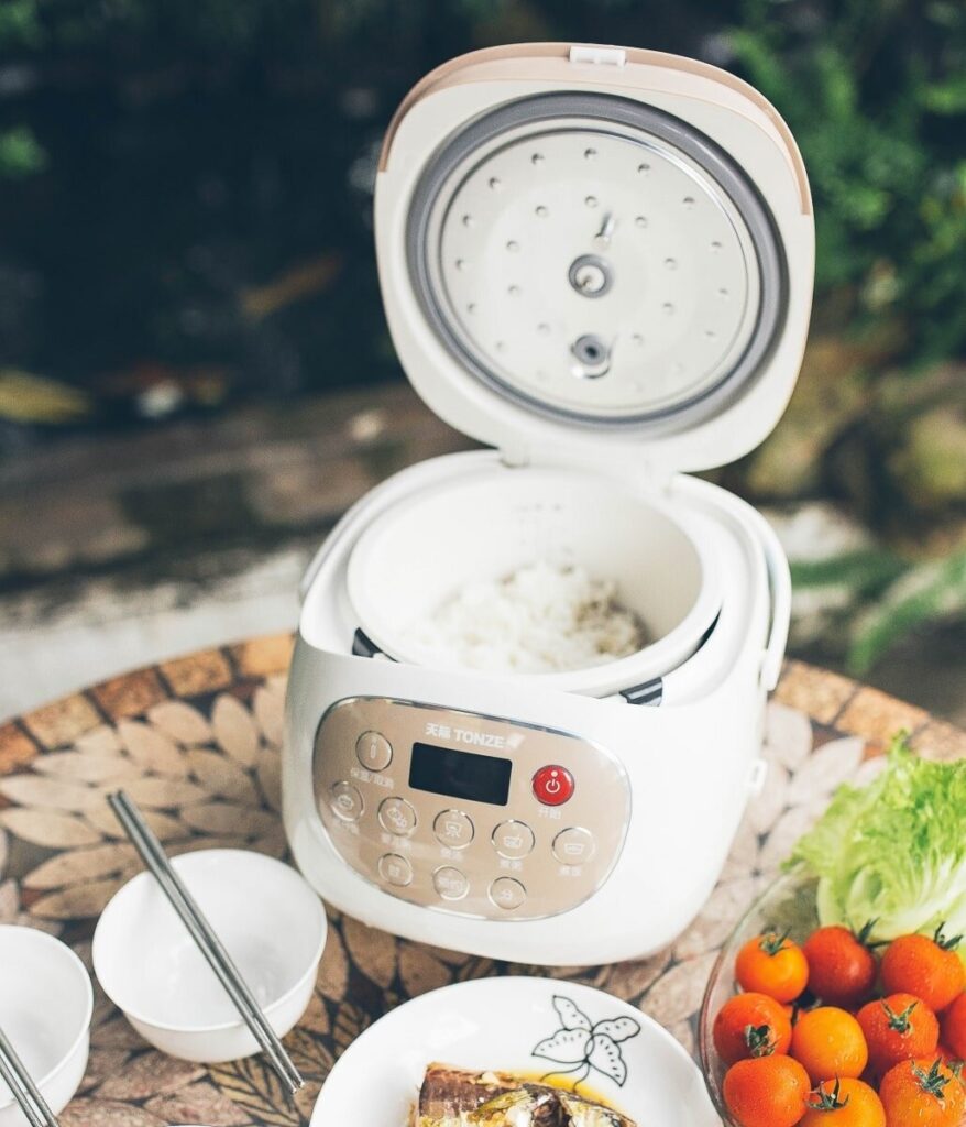 Các bước vệ sinh nồi cơm nắp liền
