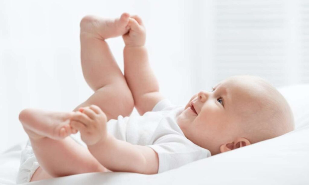 Chuẩn bị quần áo có chất vải thoáng mát, thấm mồ hôi Chuẩn bị quần áo có chất vải thoáng mát, thấm mồ hôi