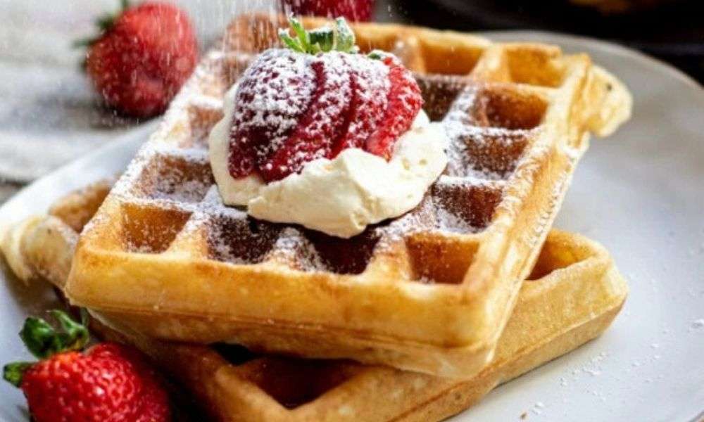 Máy làm bánh tổ ong giúp làm ra những chiếc bánh tổ ong thơm ngon