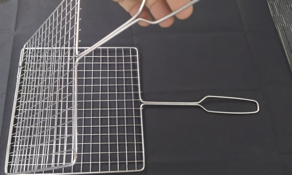 Vỉ nướng cần sạch trước khi chế biến Vỉ nướng cần sạch trước khi chế biến