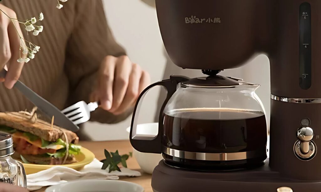 Dùng máy pha cà phê bán tự động đúng cách Dùng máy pha cà phê bán tự động đúng cách