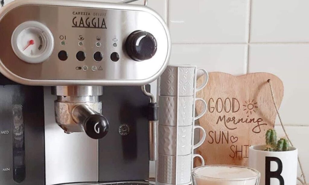 Máy pha cà phê Gaggia Carezza Deluxe có thiết kế hiện đại Máy pha cà phê Gaggia Carezza Deluxe có thiết kế hiện đại