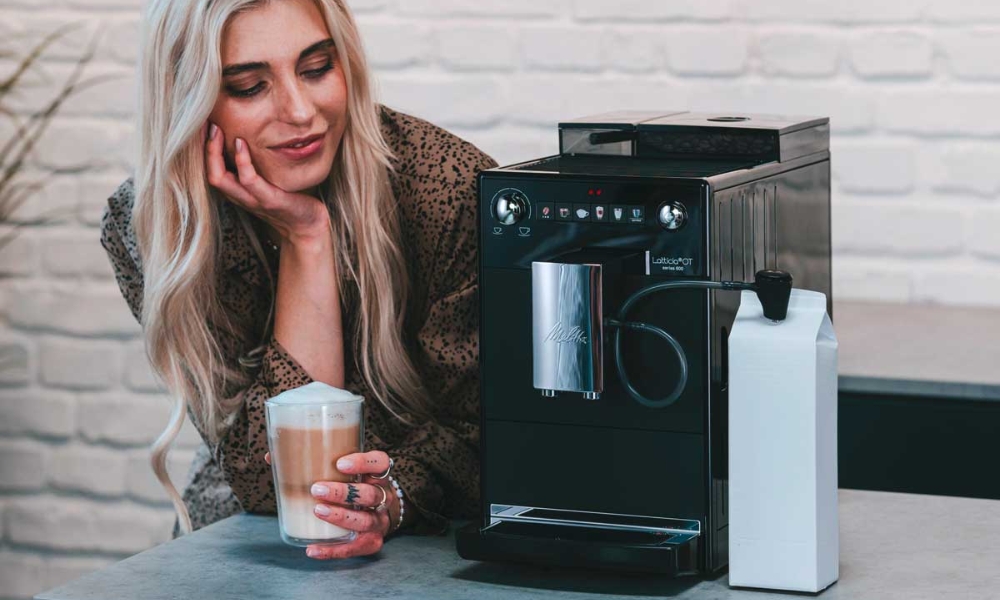 Máy pha cà phê mini tự động Melitta có thể pha 2 ly cùng lúc Máy pha cà phê mini tự động Melitta có thể pha 2 ly cùng lúc