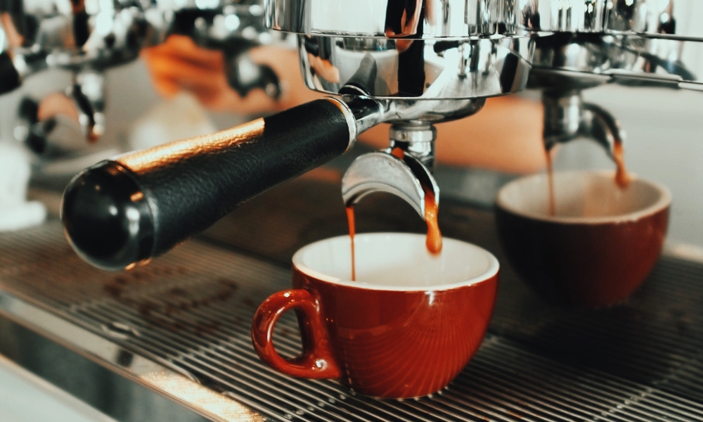 Nên mua máy pha cà phê nào cho quán nhỏ? Nên mua máy pha cà phê nào cho quán nhỏ?