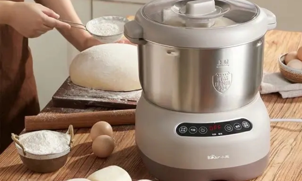 Máy trộn bột giúp tiết kiệm công sức làm bánh Máy trộn bột giúp tiết kiệm công sức làm bánh