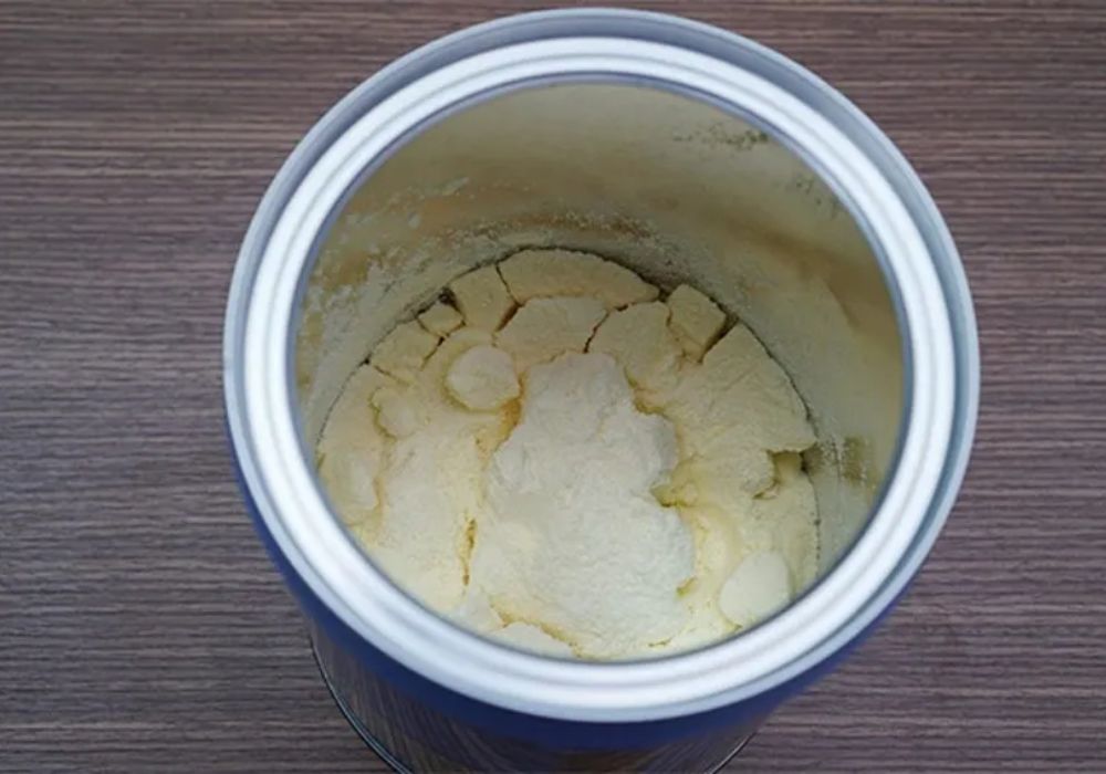 Sữa bột có thể bị hỏng sớm nếu không được bảo quản đúng cách