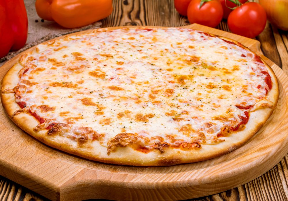 Kết hợp phô mai làm từ sữa tươi làm món pizza