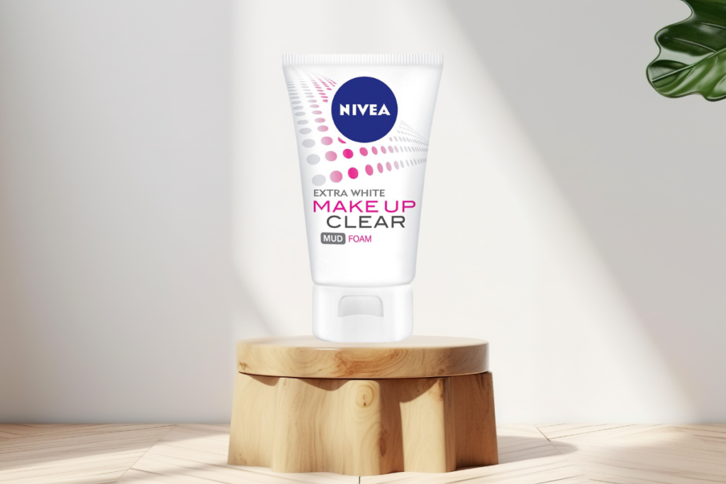 Sữa rửa mặt Nivea Extra White Makeup Clear Mud Foam