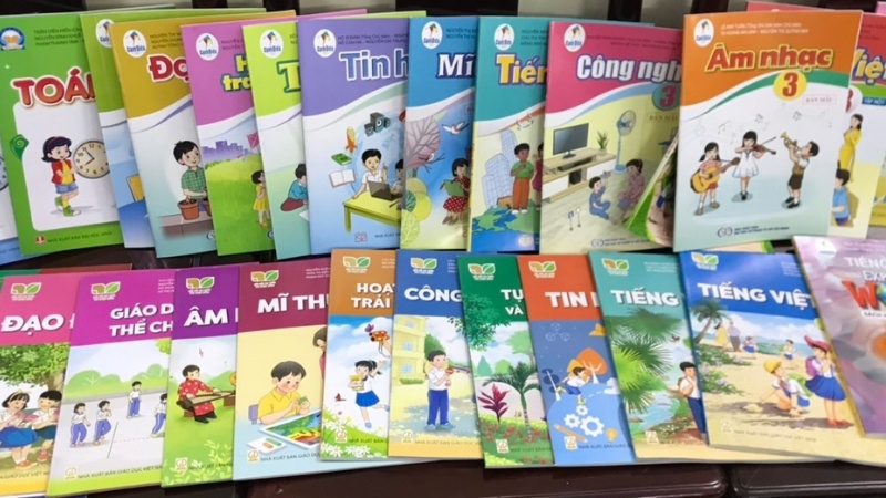 Sách chính hãng đảm bảo chất lượng in ấn sắc nét, giấy tốt không hại mắt trẻ