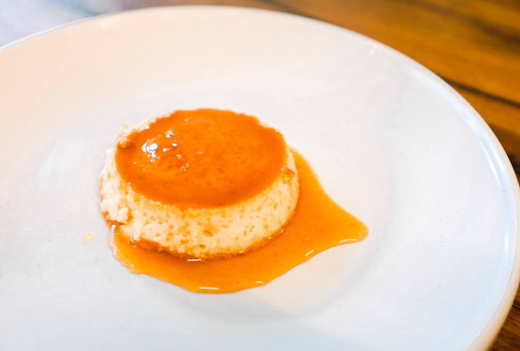 Bánh flan bị rỗ là một trong những lỗi nấu bánh thường gặp