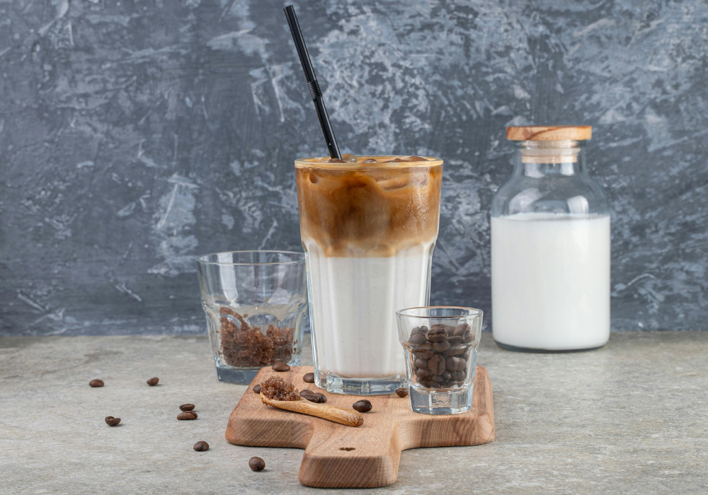 Pha cafe bằng sữa tươi không đường để hạn chế calo
