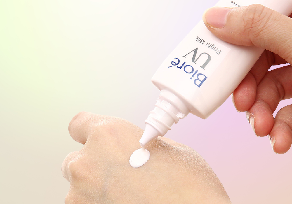 Kem chống nắng Biore Face Milk Bright