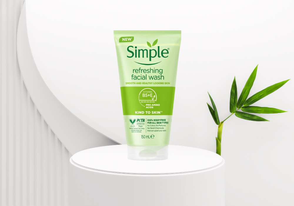 Sữa rửa mặt không bọt Simple phù hợp cho da nhạy cảm và da khô