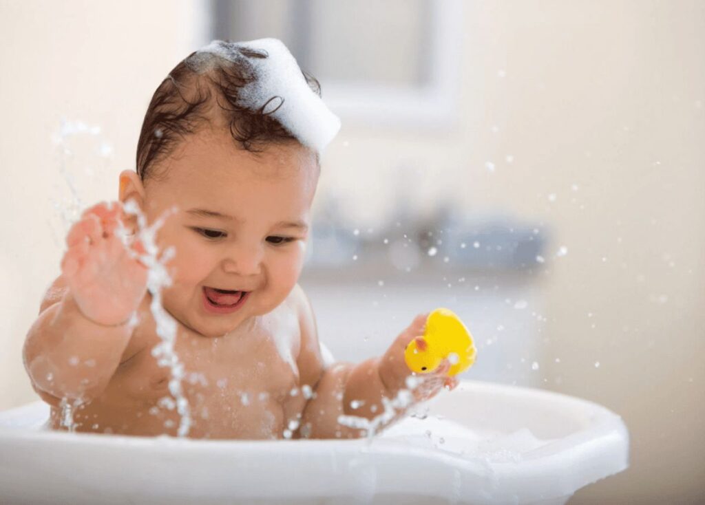 Vì sao trẻ cần dùng sữa tắm