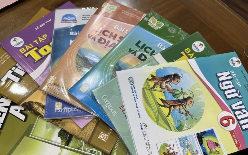 Giá của các bộ sách giáo khoa có sự chênh lệch tùy thuộc vào từng bộ và đơn vị phát hành