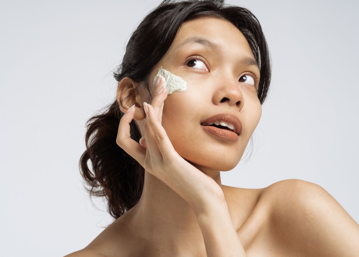 Thời điểm và cách thoa lại kem chống nắng