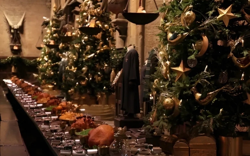Dạ vũ Giáng sinh (Yule Ball) là một sân khấu hoàn hảo cho những cảm xúc hỗn độn