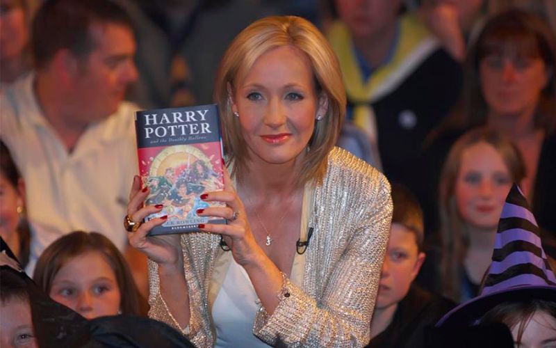 J.K. Rowling đã khắc họa tâm lý tuổi mới lớn của các nhân vật một cách chân thực