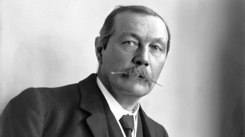 Tác giả Sir Arthur Conan Doyle