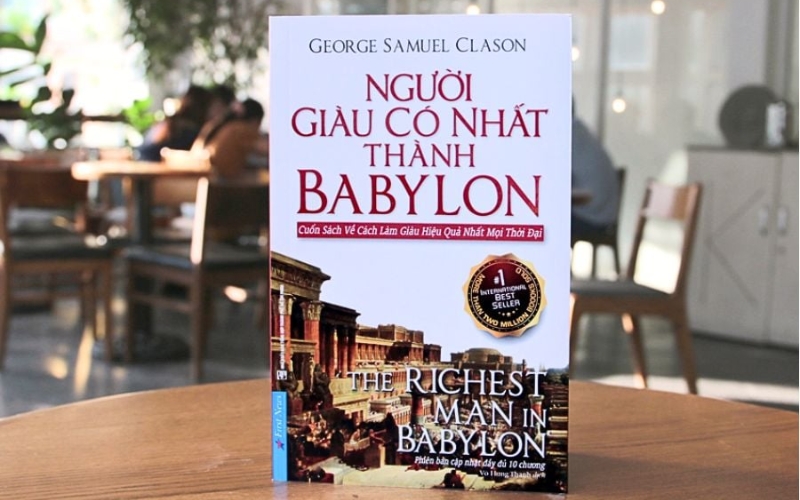 Cuốn sách truyền tải các nguyên tắc tài chính bất hủ qua ngụ ngôn đơn giản, dễ áp dụng