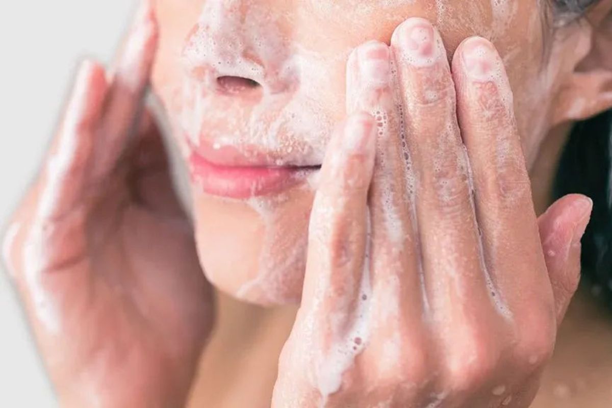 Sữa rửa mặt pH thấp có tốt không