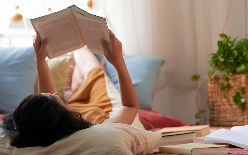 Cha mẹ có thể khuyến khích và tạo ra không gian đọc sách đầy cảm hứng cho con