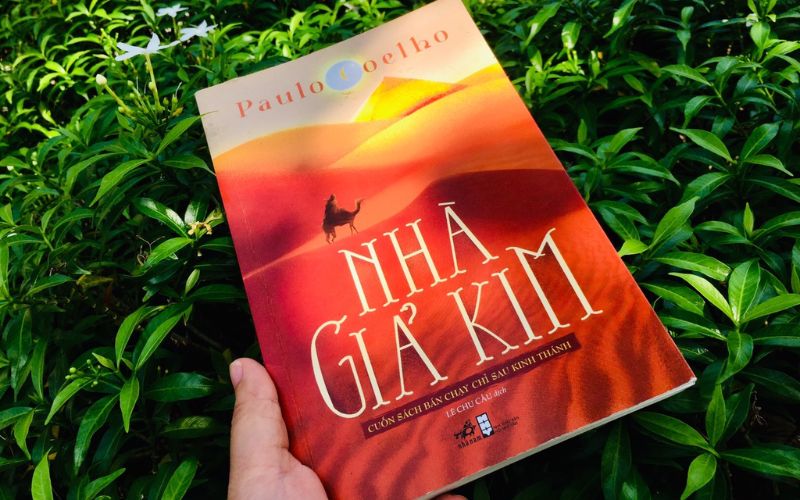 Nhà giả kim là quyển sách bổ ích cho học sinh