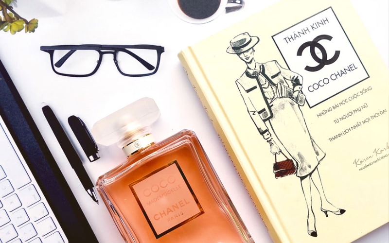 Thánh kinh theo Coco Chanel khắc họa triết lý sống và phong cách, truyền cảm hứng tự do, bản lĩnh và sáng tạo