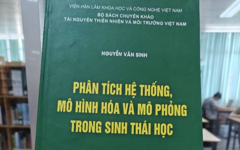 Sách chuyên khảo là tài liệu tham khảo cao cấp, tập trung vào vấn đề cụ thể