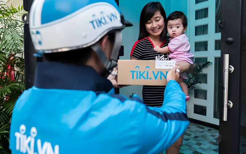 Tiki cho phép khách hàng mở hộp kiểm tra sách khi nhận hàng