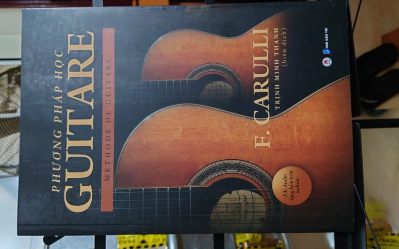Phương pháp tự học guitare là quyển sách được ưa chuộng