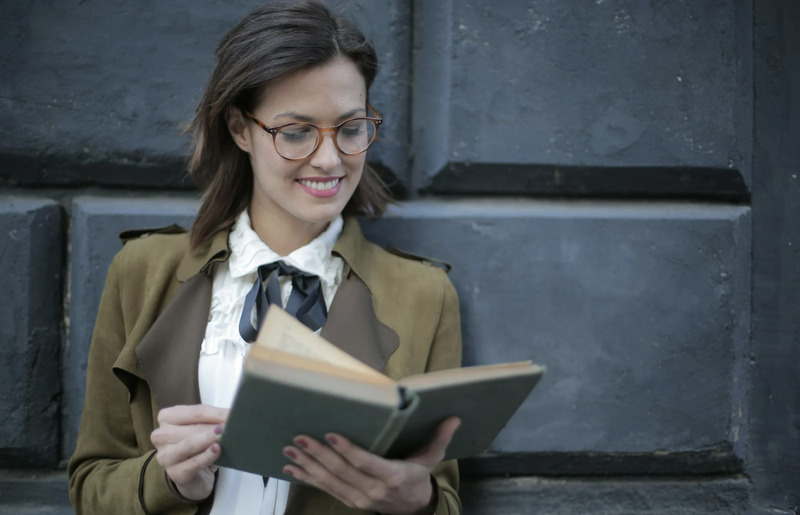 Đọc sách hài hước giúp giải tỏa căng thẳng