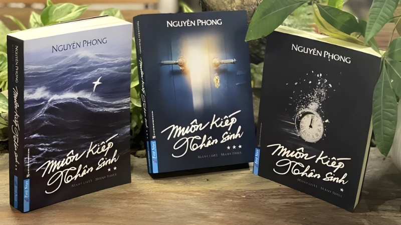 Những cuốn sách này vì thế cũng mang một màu sắc rất riêng