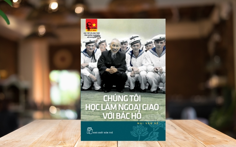 Tác phẩm là tập hợp những câu chuyện chân thực của thế hệ cán bộ ngoại giao đầu tiên của Việt Nam