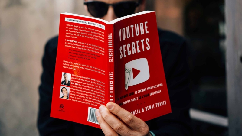 Hướng Dẫn Cách Căn Bản Về Kiếm Tiền Từ Youtube của Benji Travis và Sean Cannell