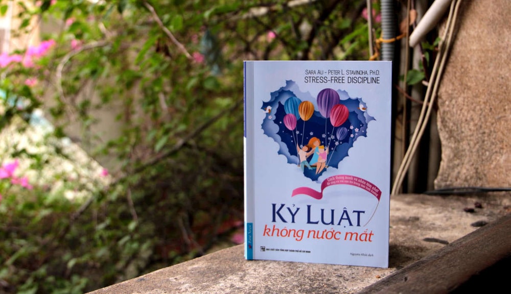Sách Kỷ luật không nước mắt