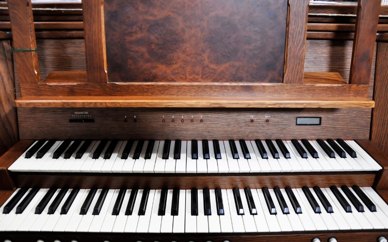 Một cuốn sách học organ tốt giúp bạn xây dựng nền tảng nhạc lý vững vàn