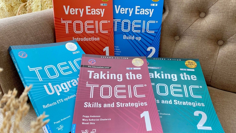 Tiêu chí chọn sách luyện thi TOEIC hiệu quả: Nhà xuất bản và tác giả uy tín
