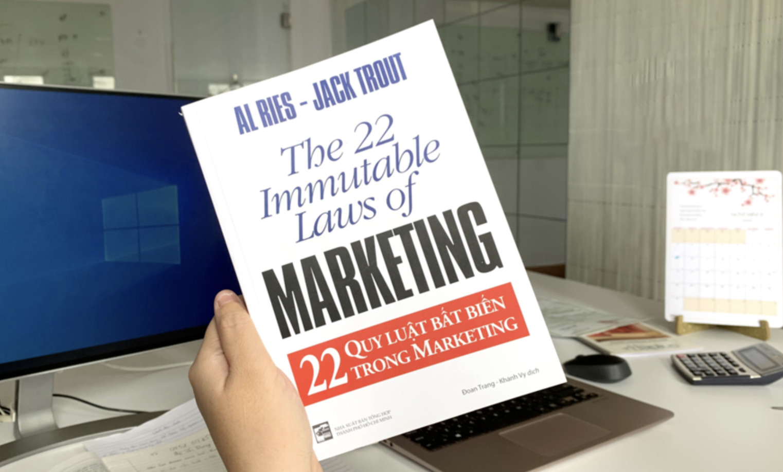 Sách 22 quy luật bất biến trong marketing