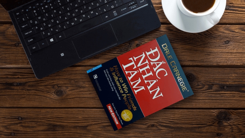 Đắc Nhân Tâm của Dale Carnegie để cải thiện kỹ năng giao tiếp