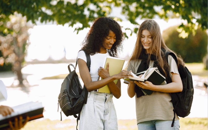 Thảo luận và chia sẻ để mở rộng góc nhìn