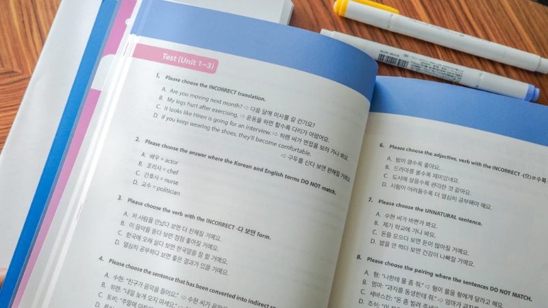 Những nguyên nhân sách giấy là công cụ không thể thiếu để học tiếng Hàn