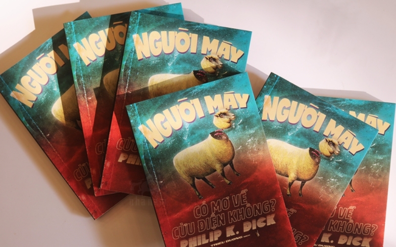 Cuốn sách buộc bạn phải đối mặt với những câu hỏi về bản ngã và nhân tính