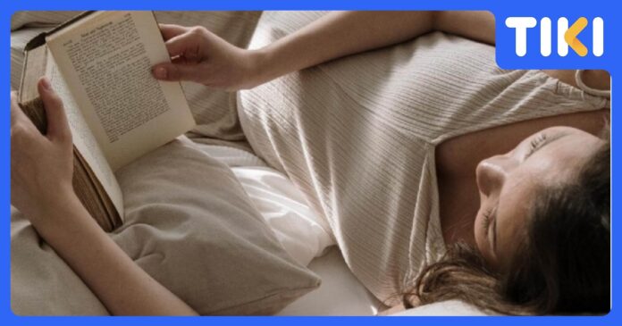 Nằm đọc sách gây nhiều ảnh hưởng đến sức khoẻ