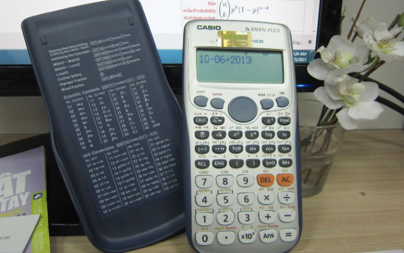 Quan sát độ sáng màn hình để nhận biết trình trạng pin