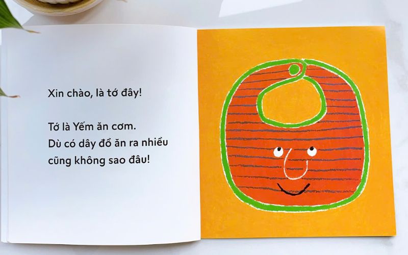 Ba mẹ nên sử dụng giọng điệu và cử chỉ linh hoạt khi đọc sách với bé