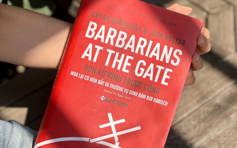 Barbarians at the Gate phù hợp cho các chuyên gia tài chính tham khảo