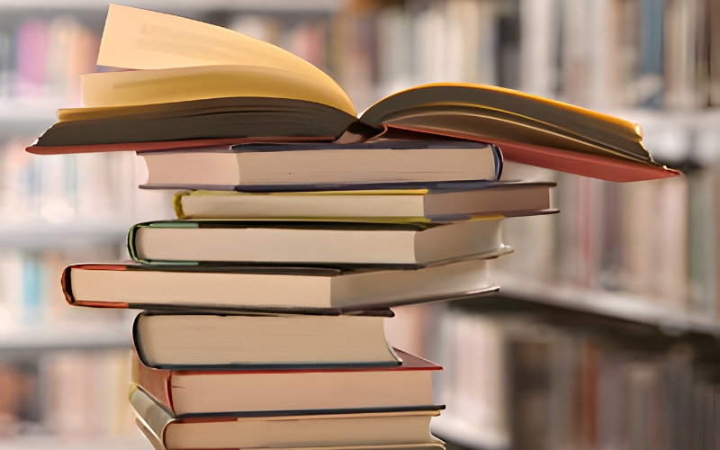 Chọn sách có nội dung giá trị và được cộng đồng đánh giá tích cực