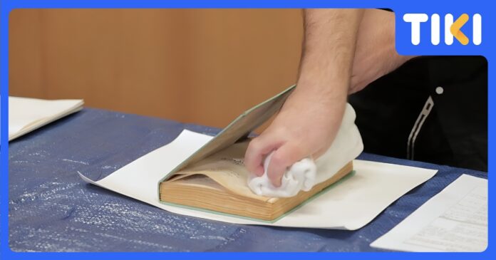 Cách làm khô sách khi bị ướt: Hướng dẫn sơ cứu và phục hồi chi tiết