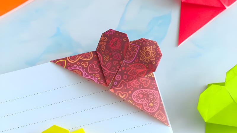 Hướng dẫn làm kẹp sách origami hình trái tim
